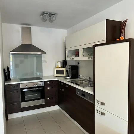 Haus Ella * 诺维·维诺多尔斯基