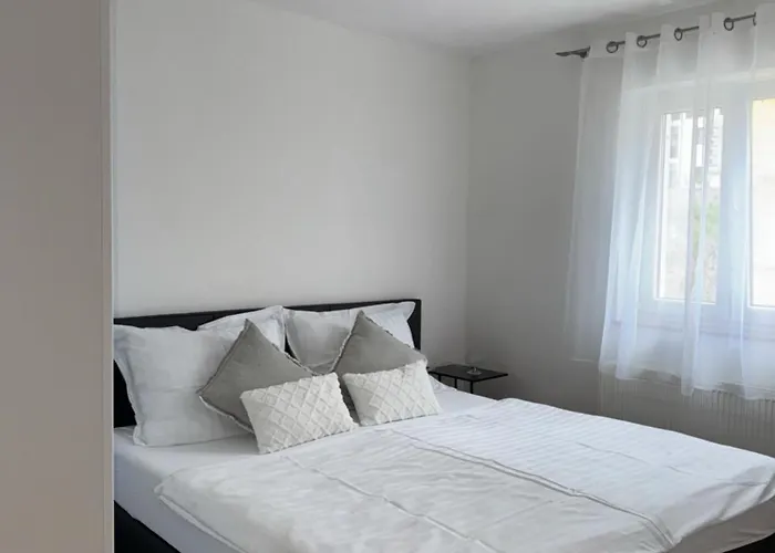 Haus Ella * 诺维·维诺多尔斯基