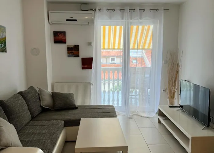 Haus Ella 诺维·维诺多尔斯基